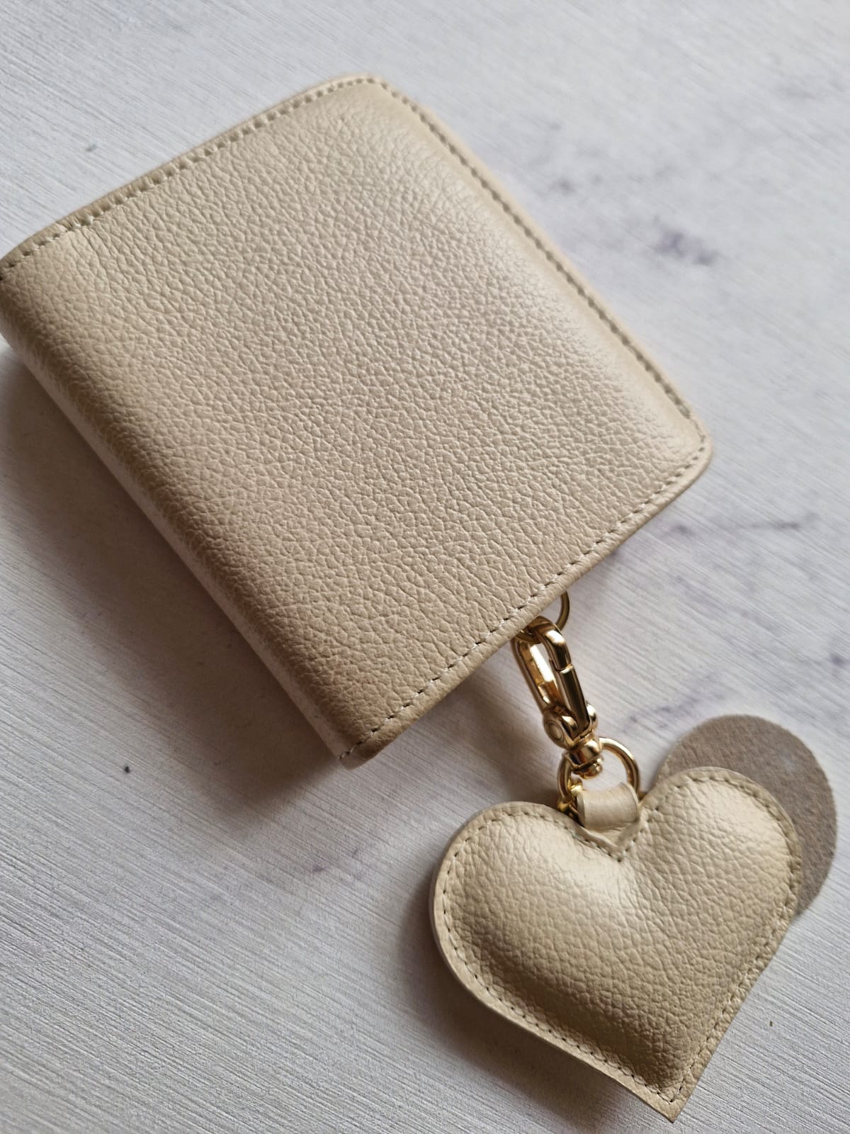 Billetera pequeña Marla cuero con llavero corazón - Imagen 4