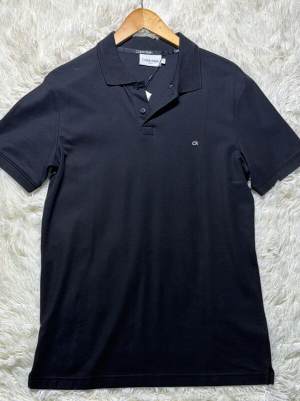 Camisa Negra tipo polo Calvin klein